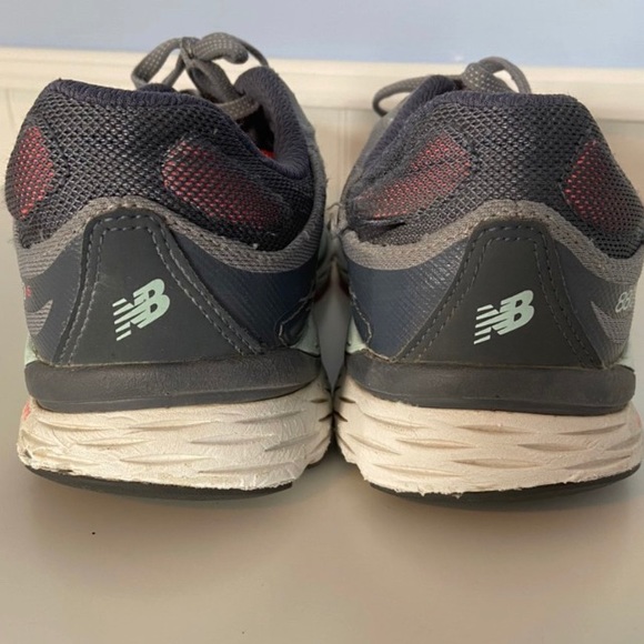 Grey and teal New Balance runners - Picture 3 of 4